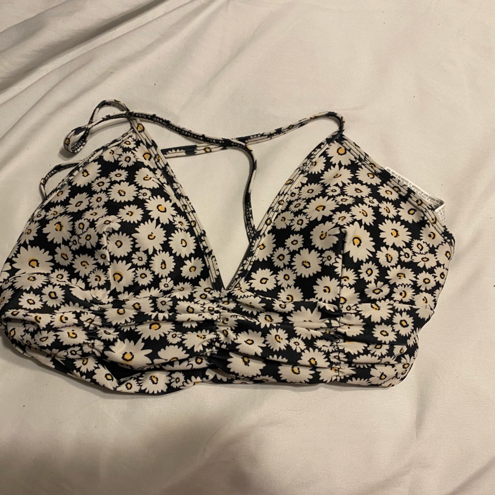 Forever 21 daisy bralette top